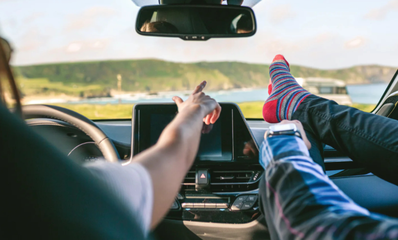 Is it illegal to drive barefoot